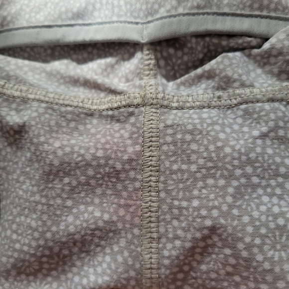 Lululemon speed up shorts (size 4) - Picture 7 of 9